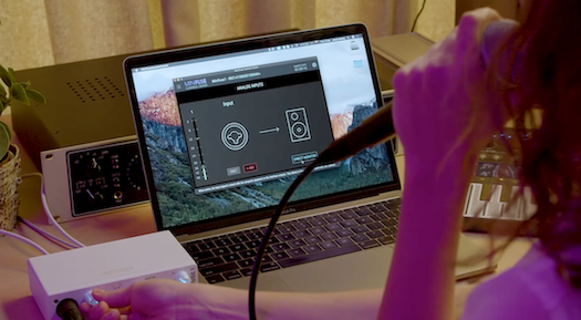 MiniFuse 2 OTG conectada al portátil mientras se ajusta la grabación en Control Center