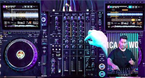 AlphaTheta DJM-V5 utilizando los filtros por canal durante la mezcla en directo