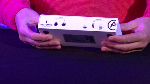 review MiniFuse 2 OTG mostrando el panel trasero con salidas balanceadas y doble conexión USB OTG y Computer