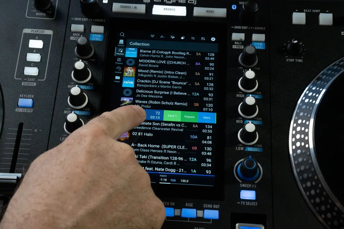 Engine DJ 5.0 y el paso definitivo hacia el DJ standalone sin portátil 2 Engine DJ 5.0 utilizando stems standalone directamente desde un sistema DJ compatible