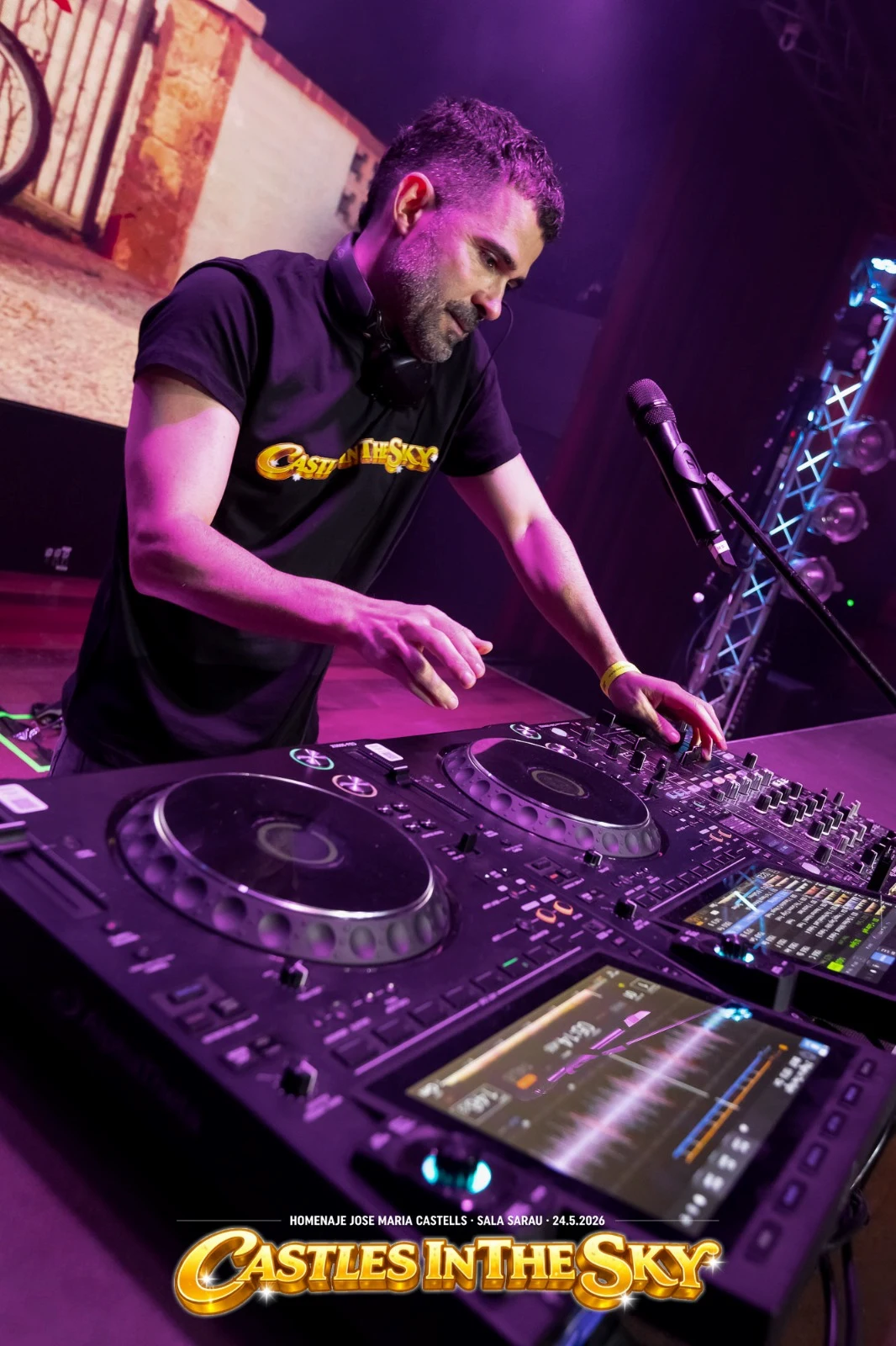 Josep Maria Castells homenaje en Badalona: Dream Team, emoción y memoria dance 19 Josep Maria Castells homenaje con DJ Julio Posadas actuando en Sarau08911 Badalona