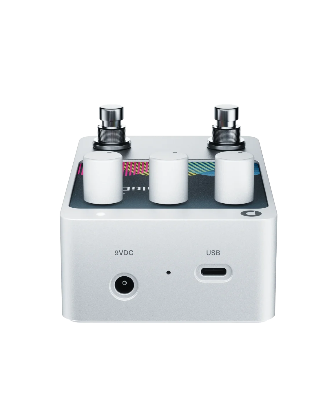 Polyend Endless: el pedal que se programa con IA y texto… y que empieza a interesar a productores. 4 Polyend Endless conexión USB-C y diseño del pedal DSP para carga de efectos y actualización