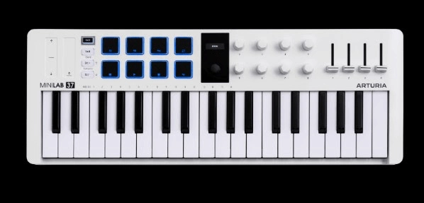 Teclados MIDI de 37 teclas: ¿por qué cada vez más fabricantes apuestan por este formato? 3 teclados MIDI de 37 teclas Arturia MiniLab 37 vistos desde arriba