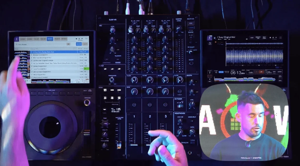 AlphaTheta CDJ-1500X: así es el nuevo reproductor DJ que incorpora CoBeat y funciones heredadas del CDJ-3000X 2 AlphaTheta CDJ-1500X durante nuestra review mostrando la búsqueda de canciones y la navegación por la biblioteca musical desde la pantalla táctil.